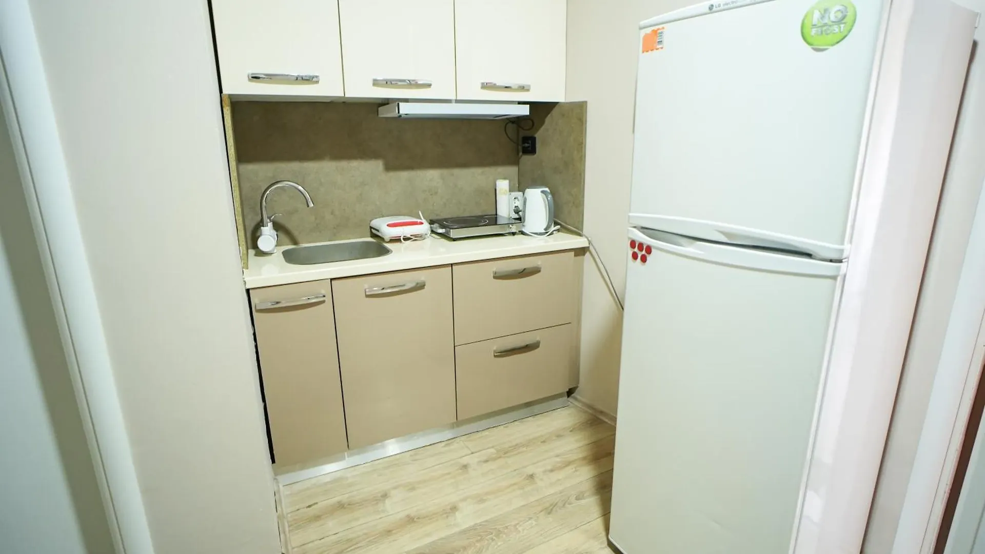 Grandpa House - App.3 Apartment Tirana 0*,