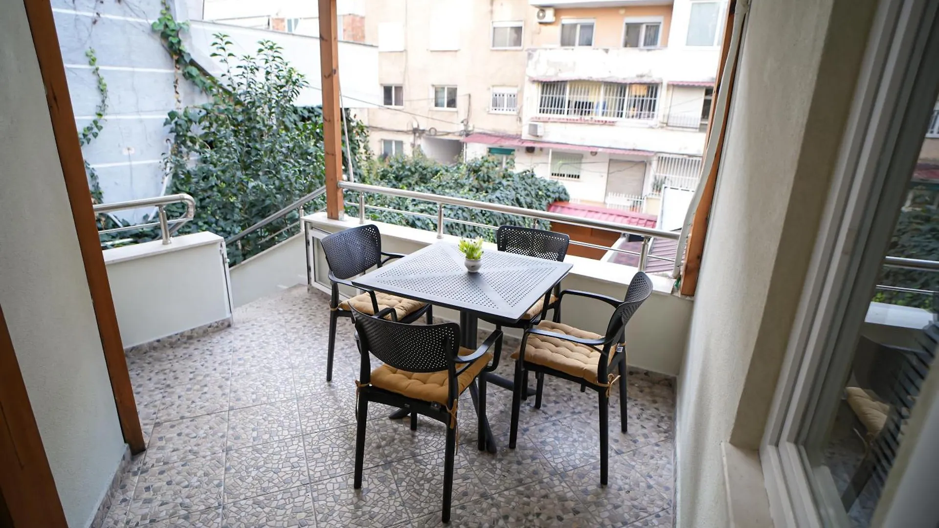 Grandpa House - App.3 Apartment Tirana